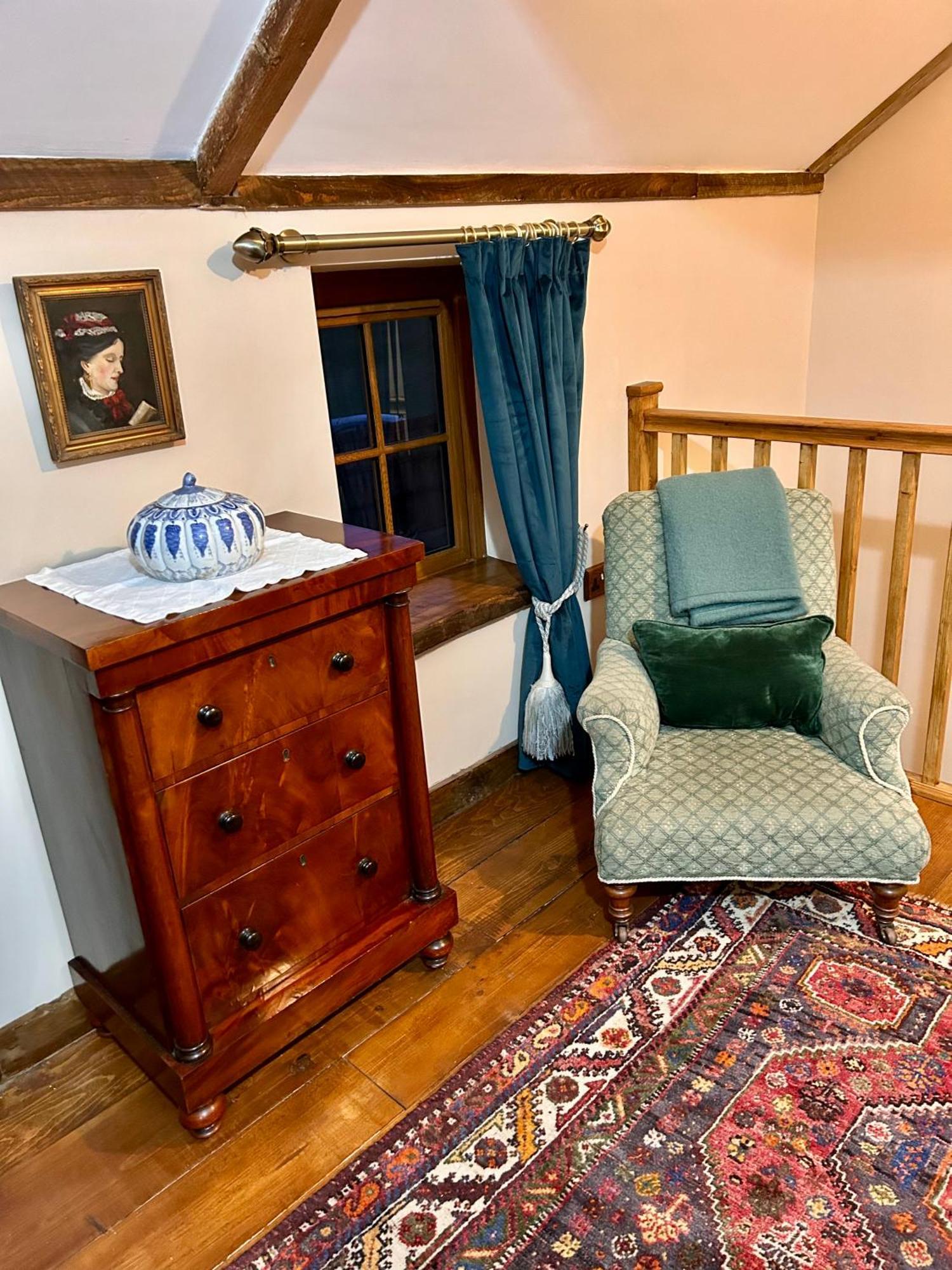 Charming Country Cottage With Oak Beams In Historic Setting, Brecon Beacons Retreat Llangadog Εξωτερικό φωτογραφία