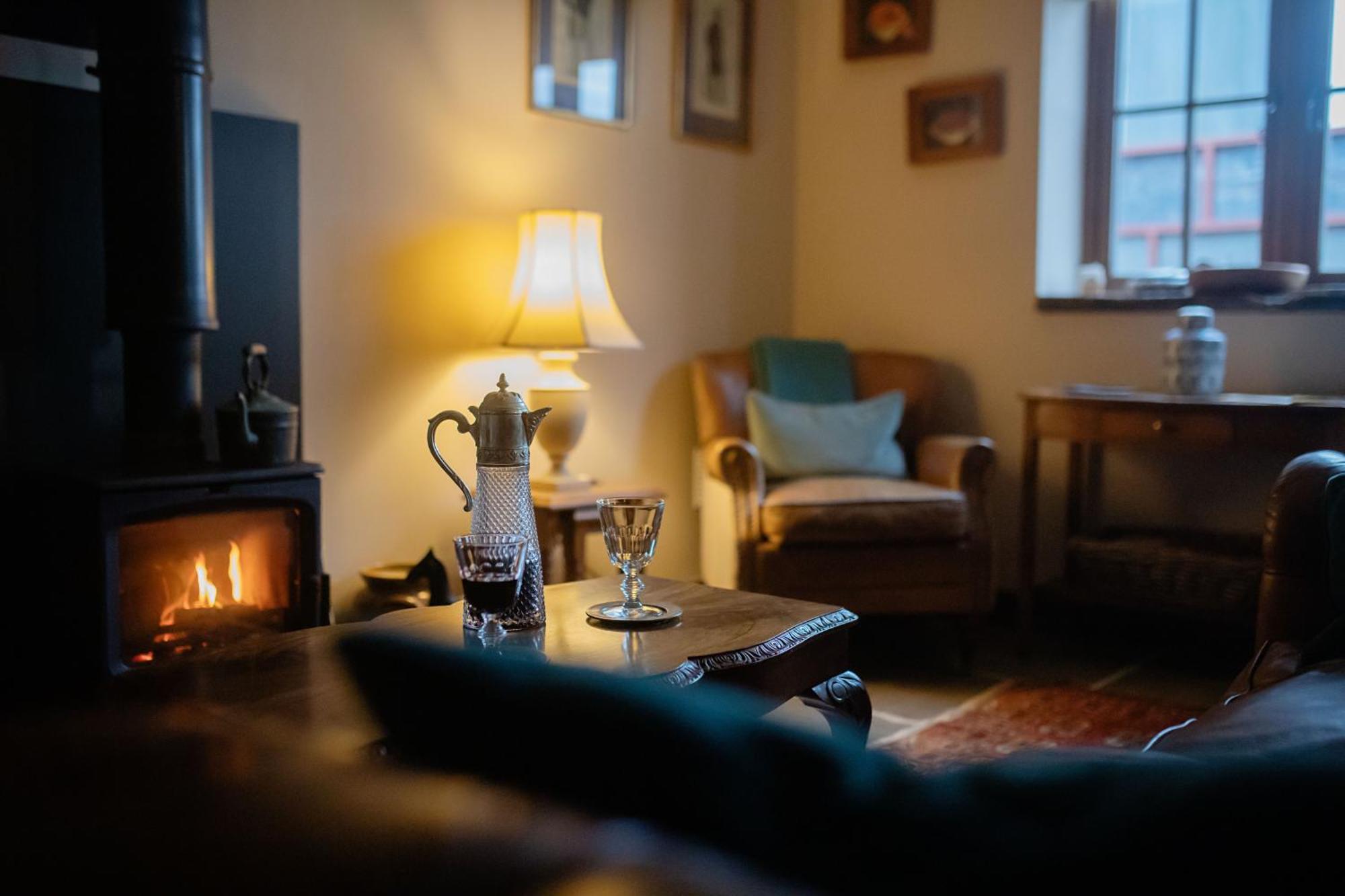 Charming Country Cottage With Oak Beams In Historic Setting, Brecon Beacons Retreat Llangadog Εξωτερικό φωτογραφία