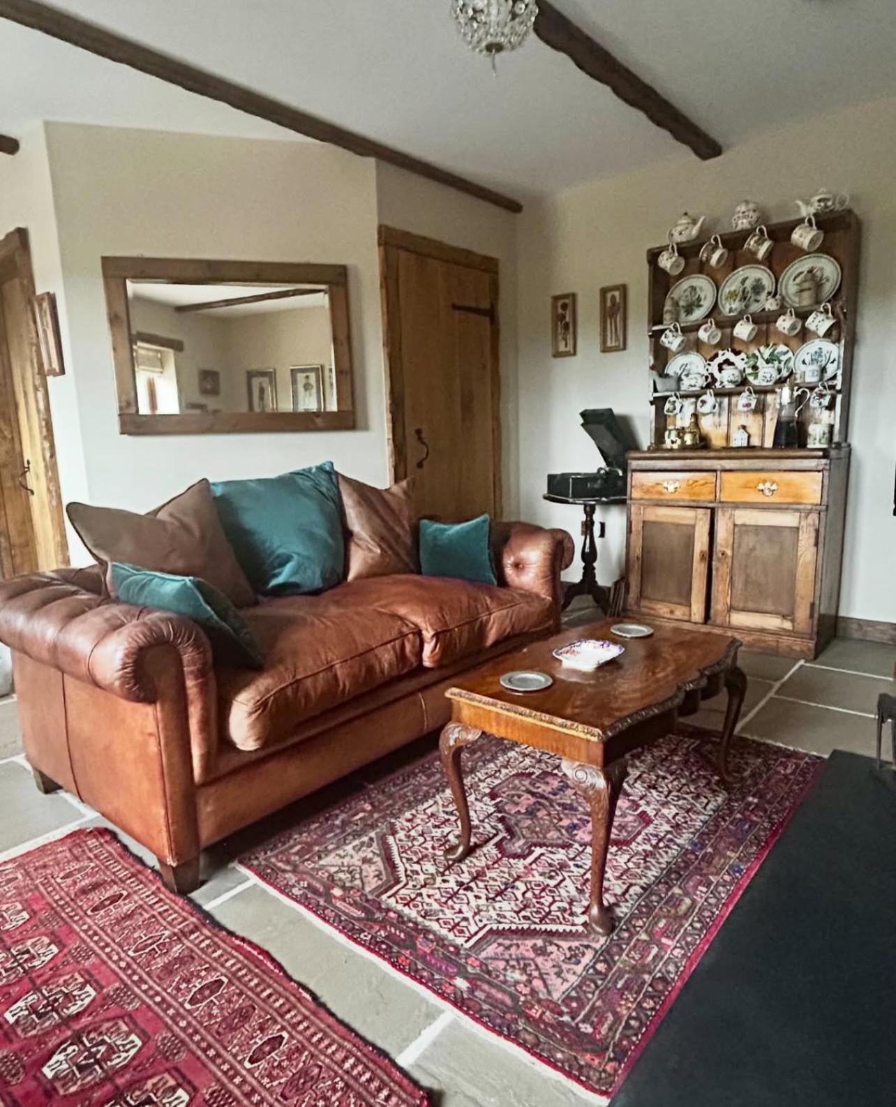 Charming Country Cottage With Oak Beams In Historic Setting, Brecon Beacons Retreat Llangadog Εξωτερικό φωτογραφία