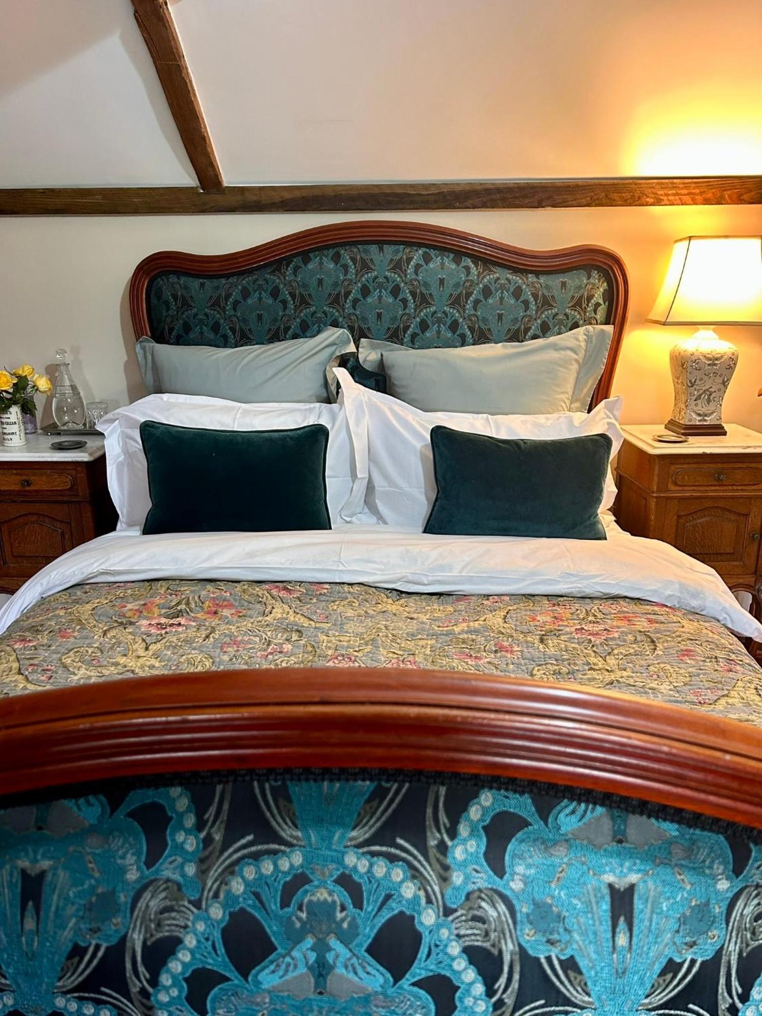 Charming Country Cottage With Oak Beams In Historic Setting, Brecon Beacons Retreat Llangadog Εξωτερικό φωτογραφία