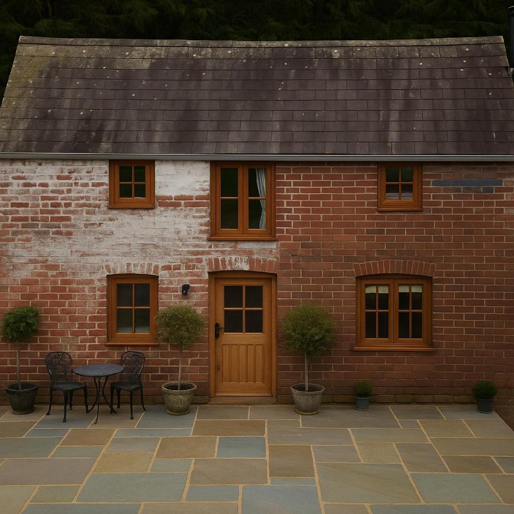 Charming Country Cottage With Oak Beams In Historic Setting, Brecon Beacons Retreat Llangadog Εξωτερικό φωτογραφία